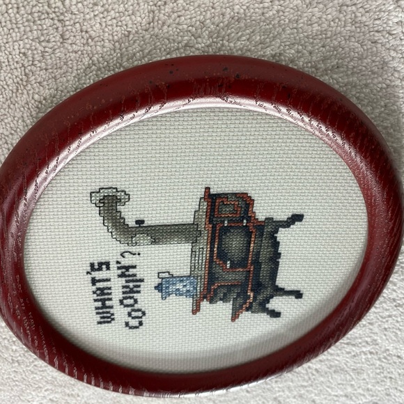 Vintage Handmade “What’s Cooking” Cross Stitch Wall Art W Round Red Brown Frame - Picture 8 of 10